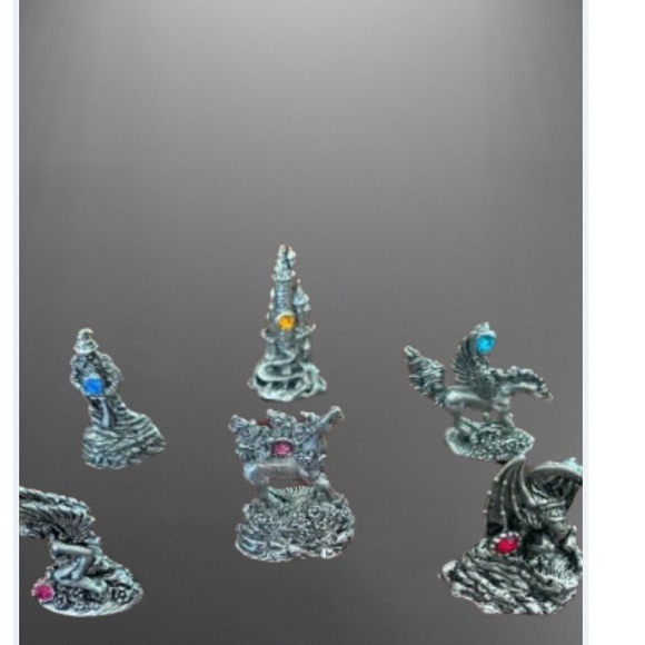 ❌❌ SOLD ❌❌ Medieval Pewter Miniatures With Gems Set of 6 Vintage Collectible - Picture 10 of 15